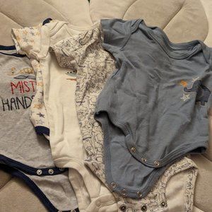 Bundle of 5 baby boy onesies 6-9 months (9m)